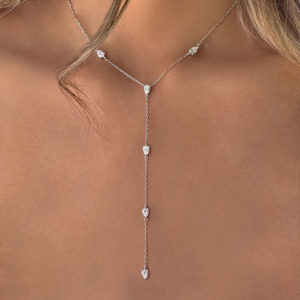 Collier sautoir Just Joy en or blanc 18 carats et diamants taille poire