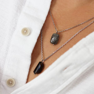 Collier Stone avec pierre fine en or blanc ou argent